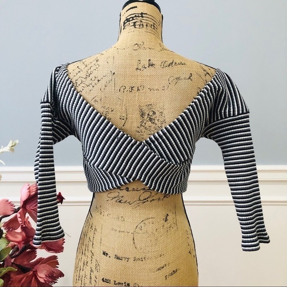 URBAN Outfitters-Kimchi Blue-Sexy Bodycon Top - Picture 4 of 7